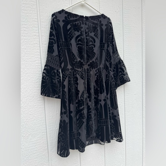 Eliza J. Bell Sleeve Velvet Dress - Picture 8 of 10